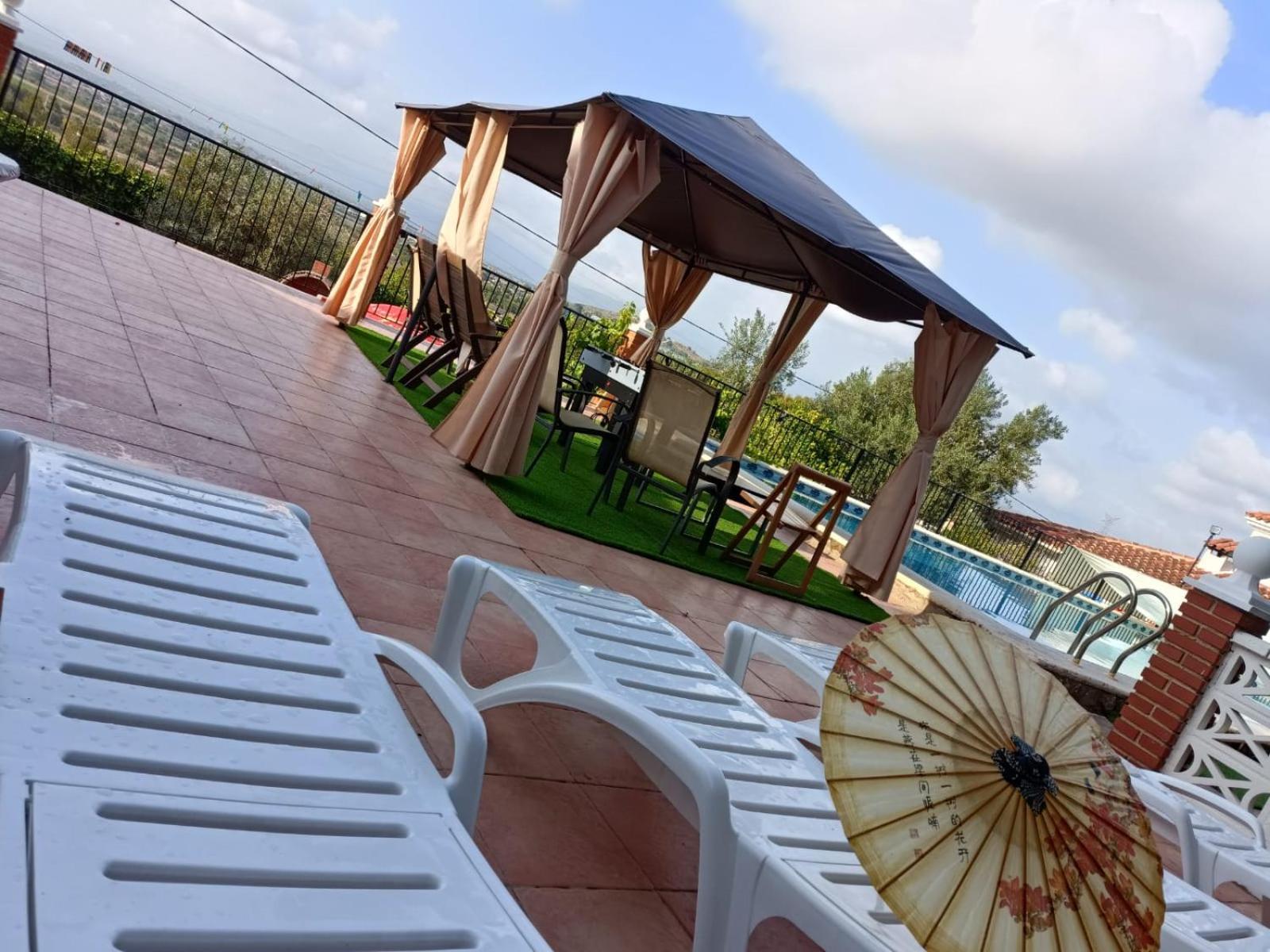 Bedroom With Private Bathroom And Two-Bedroom Family Suite In Quiet Forest Country House 80M2 Large Swimming Pool Music Town Lliria The Garden And Swimmingpool And Garden Are Shared Exterior foto