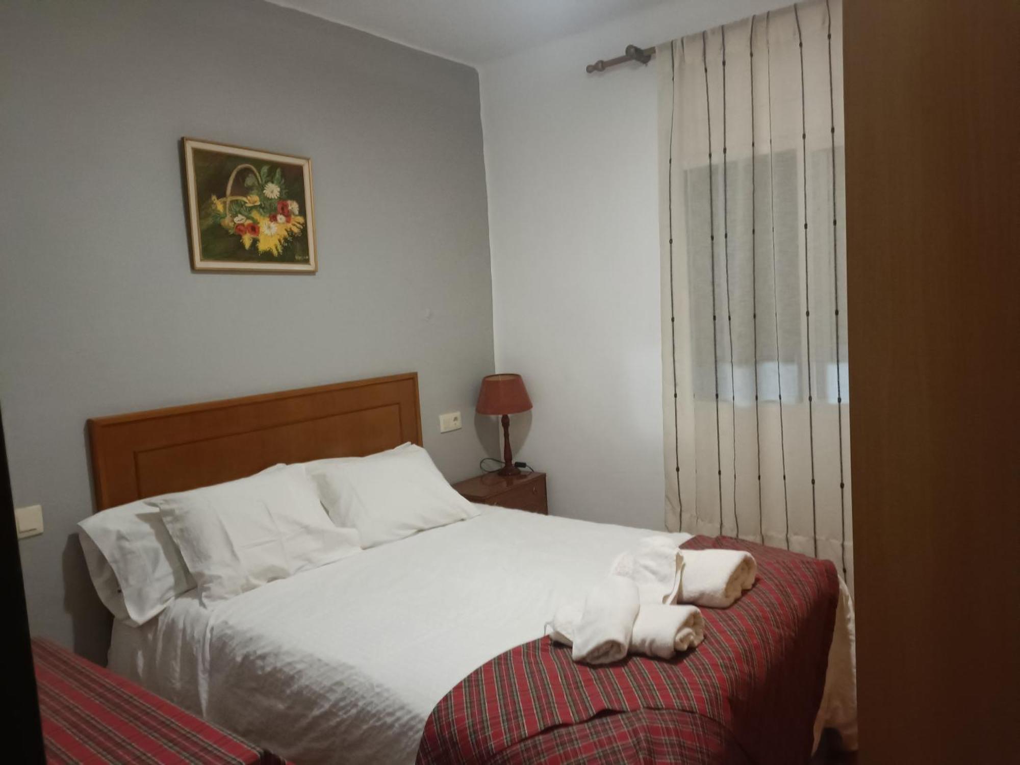 Bedroom With Private Bathroom And Two-Bedroom Family Suite In Quiet Forest Country House 80M2 Large Swimming Pool Music Town Lliria The Garden And Swimmingpool And Garden Are Shared Habitación foto