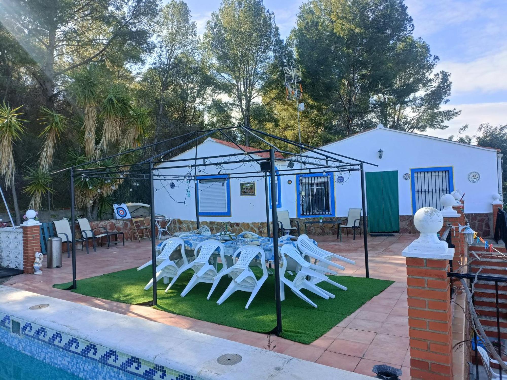 Bedroom With Private Bathroom And Two-Bedroom Family Suite In Quiet Forest Country House 80M2 Large Swimming Pool Music Town Lliria The Garden And Swimmingpool And Garden Are Shared Habitación foto