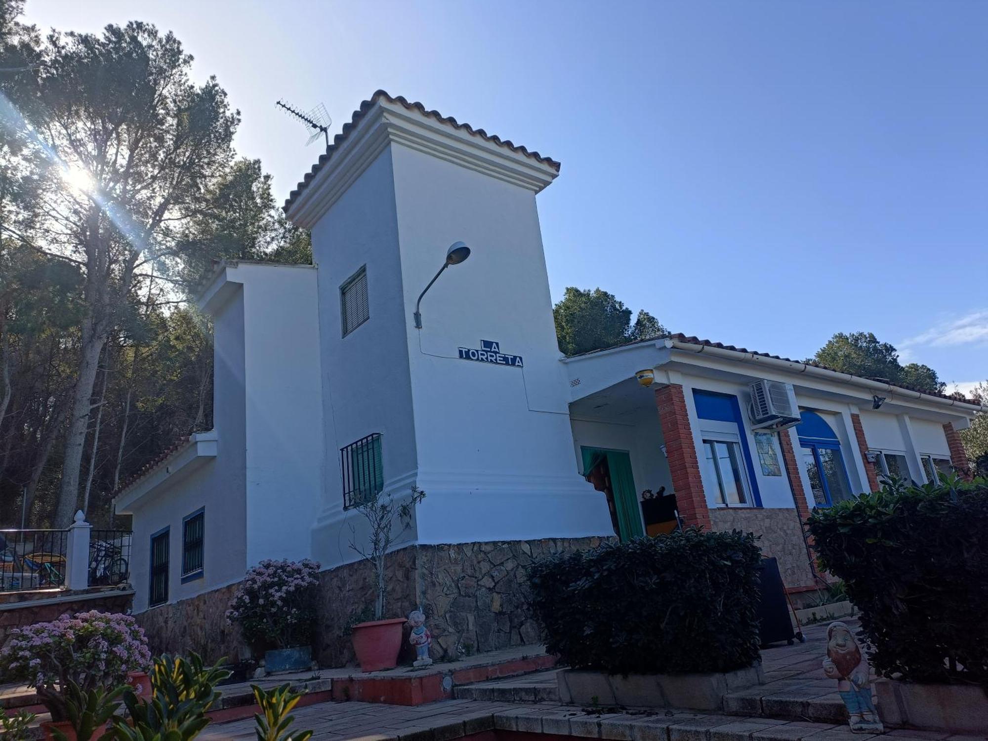 Bedroom With Private Bathroom And Two-Bedroom Family Suite In Quiet Forest Country House 80M2 Large Swimming Pool Music Town Lliria The Garden And Swimmingpool And Garden Are Shared Habitación foto
