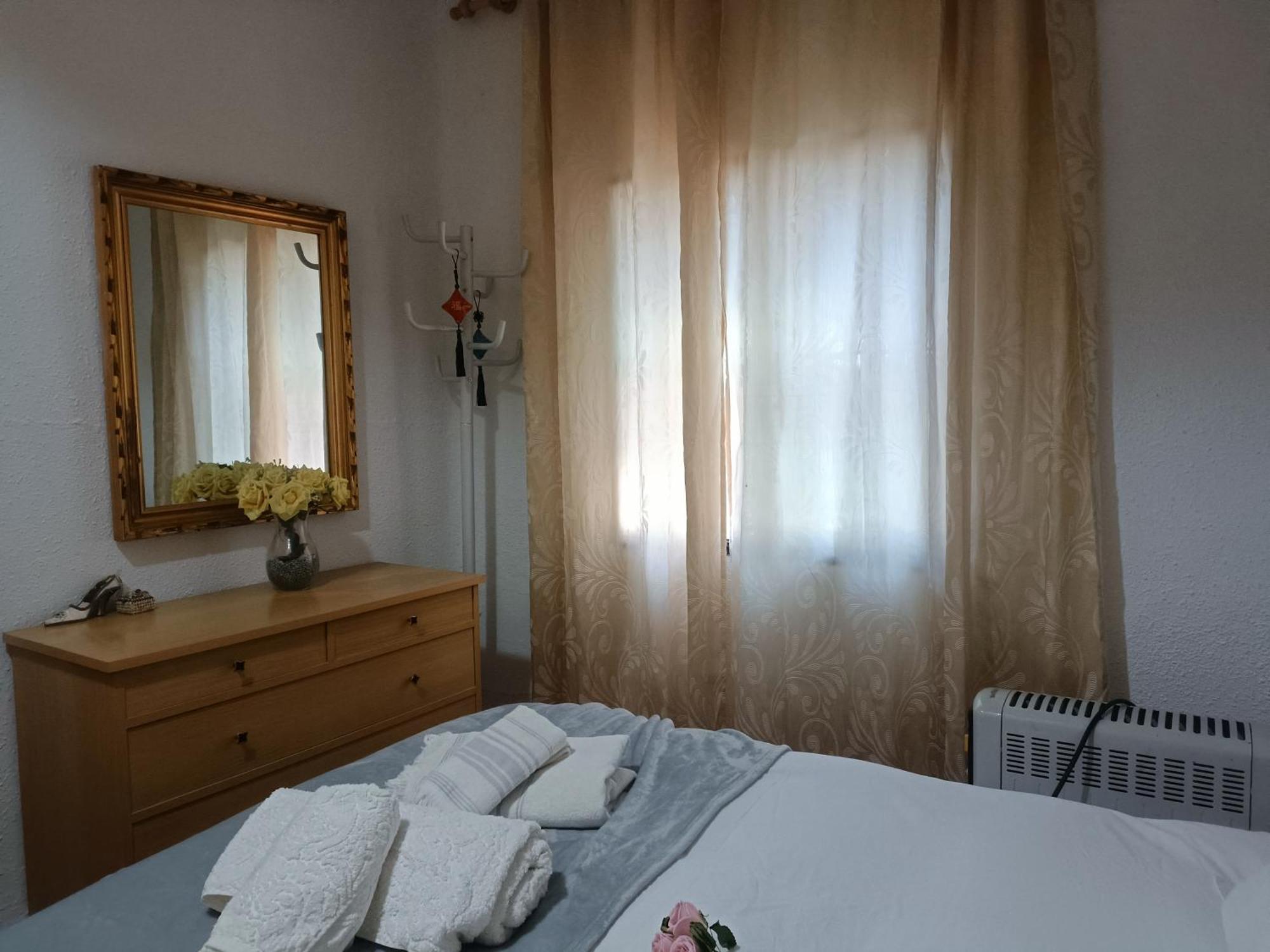 Bedroom With Private Bathroom And Two-Bedroom Family Suite In Quiet Forest Country House 80M2 Large Swimming Pool Music Town Lliria The Garden And Swimmingpool And Garden Are Shared Habitación foto